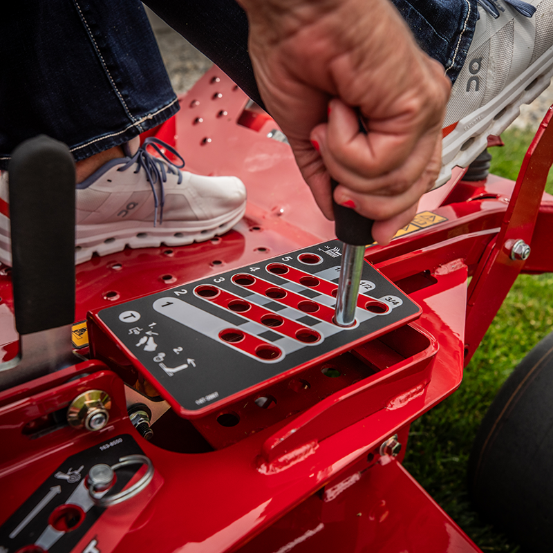 Exmark Radius E-Series with 24 HP* Kohler 7000 Engine and 52” UltraCut Series 3 Deck